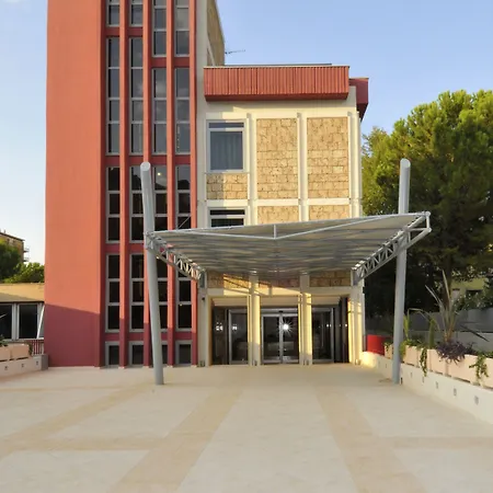 Diamanterosso 아파트호텔 테르니