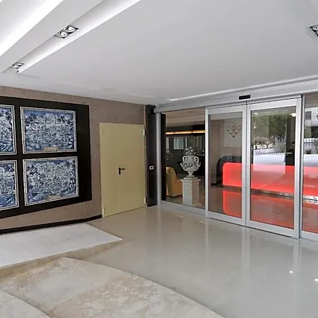 迪亚曼特罗索酒店 公寓式酒店 特尔尼